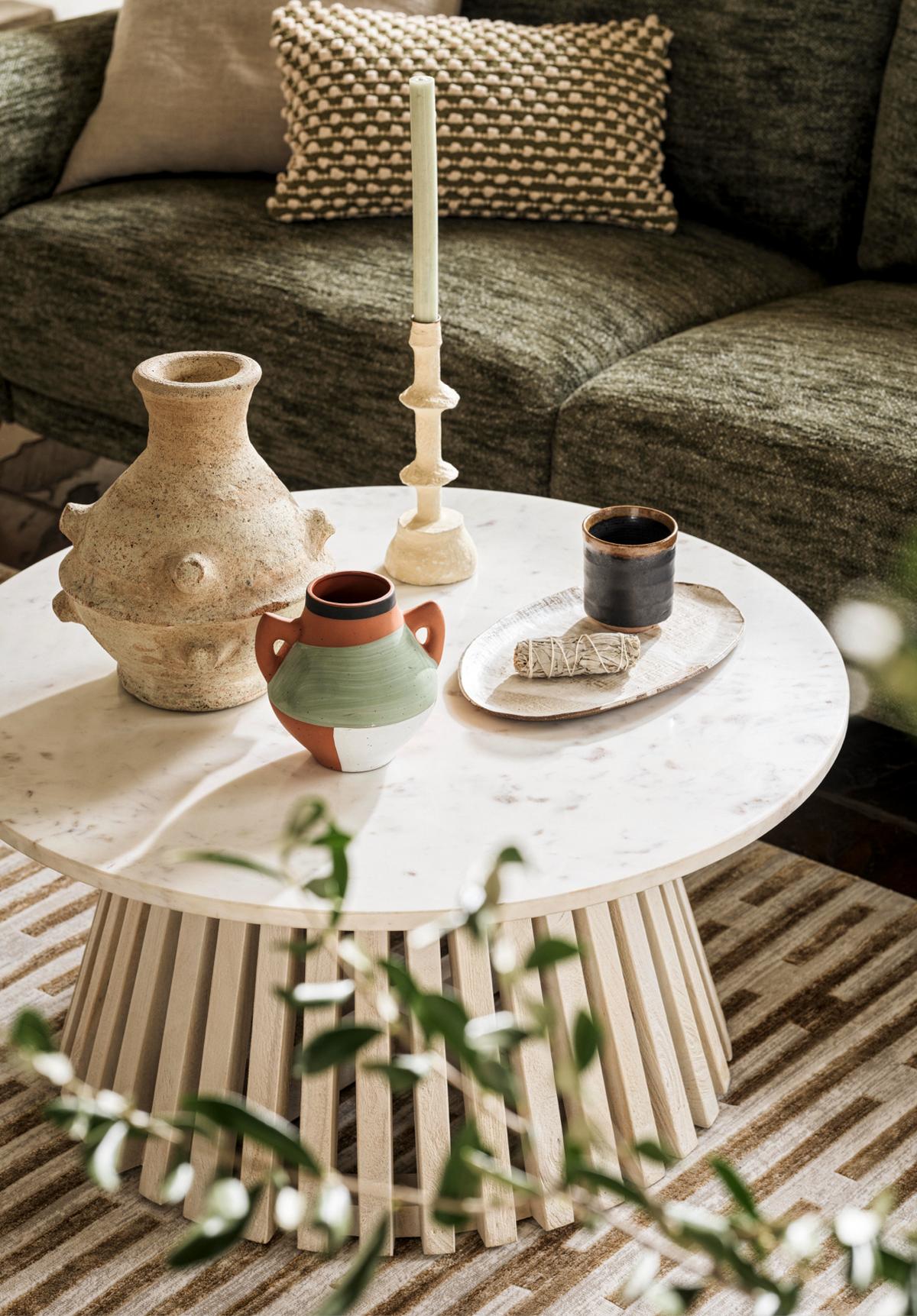 MURATA-COFFEE-TABLE-CLOSE-UP